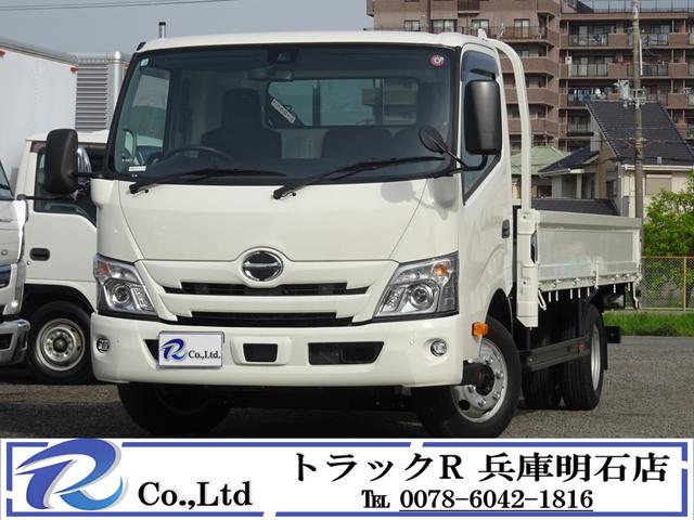 デュトロ(国産車その他) 平ボディー　積載量３ｔ　全低床　ワイド　ロング　車両総重量６０９５ｋｇ　荷台床張り 中古車画像