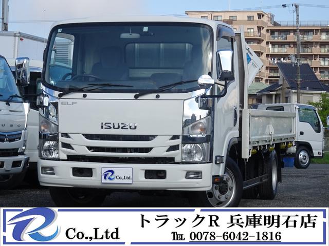 エルフトラック 平ボディー　積載量３．５ｔ　ワイド　ロング　車両総重量６５４５ｋｇ　アオリ開閉補助装置　荷台床フック有　メッキパーツ取付　左電格ミラー　坂道発進補助装置　ドラレコ　ＥＴＣ　走行４万キロ台（1枚目）