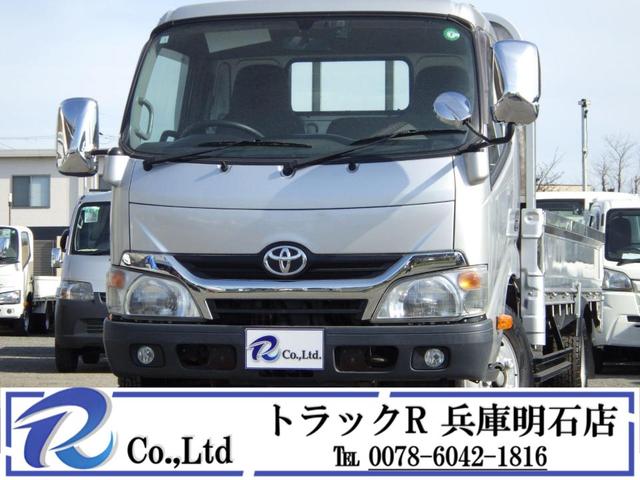 平ボディ　２トン　標準　ロング　低床　ＭＴ　ディーゼル　荷台内寸　４３５×１７９×３８　車両外寸　５９９×１８８×２０９　車両総重量５．０ｔ未満　準中型免許　１ナンバー　エンジン型式　Ｎ０４Ｃ　１３６ｐｓ　４０００ｃｃ　保証付　小型　トラック