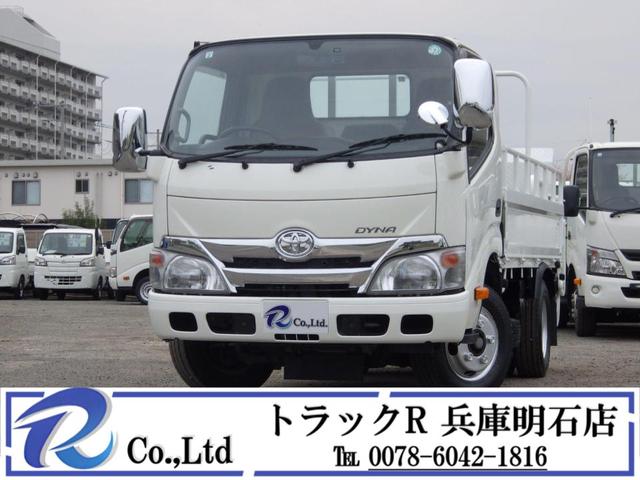 平ボディ　アーム式ＰＧ　２トン　全低床　ＭＴ　ディーゼル　荷台内寸　３０２×１６０×３８　車両外寸　４６８×１６９×１９７　車両総重量５．０ｔ未満　準中型免許証　４ナンバー　エンジン型式　Ｎ０４Ｃ　１３６ｐｓ　４０００ｃｃ　保証付　小型　トラック