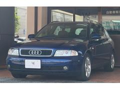 アウディ　Ａ４アバント　２．４クワトロ　ワンオーナー　正規ディーラー車　レザーシート