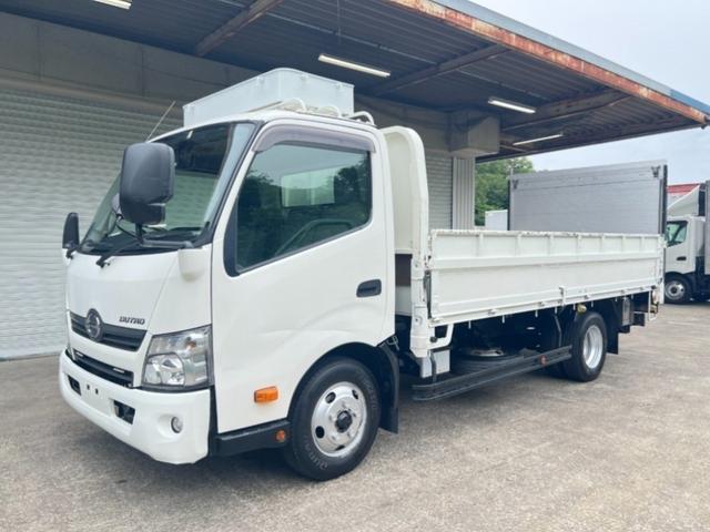 　２ｔ　平ボディ　跳ね上げパワーゲート　ワイドロング　２トン　ヒラボディ　オートターン　３方開　荷台鉄板張り　内フック　バックモニター　ミッション　ターボ車　シートデッキ　積載量２．０００ｋｇ　準中型