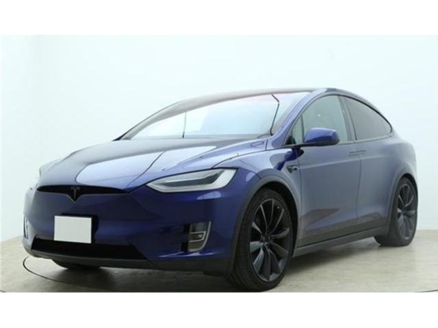 オートパイロット、ファルコンウィングドア ファルコンウィングドアは距離センサーで障害物にぶつからないように開きます