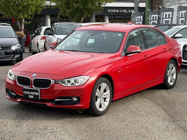 輸入車メインで、Ｇｏｏ鑑定中古車専門ディーラー！ 純正ナビにバックカメラ！キセノンヘッドライト！使い勝手も良好！良質車！