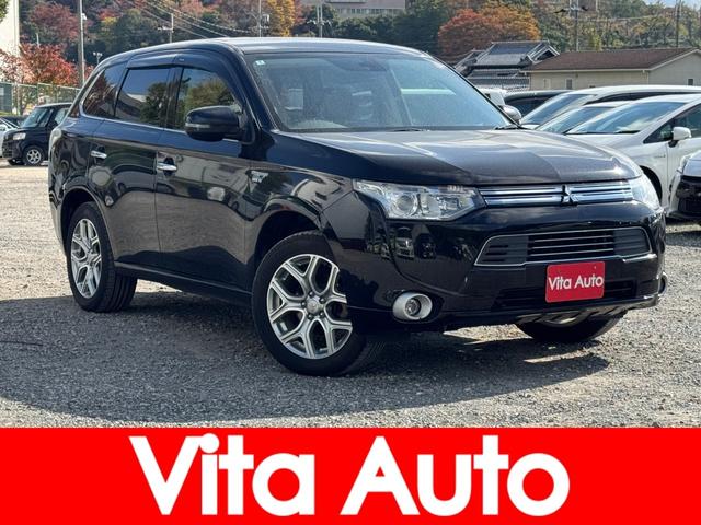 アウトランダーＰＨＥＶ(三菱) Ｇナビパッケージ　４ＷＤ　ＳＤナビ　フルセグＴＶ　リアカメラ　スマートキー　ＨＩＤヘッドライト　衝突軽減ブレーキ　Ｂｌｕｅｔｏｏｔｈ　ＡＣＣ　純正１８インチアルミ　ＥＴＣ 中古車画像