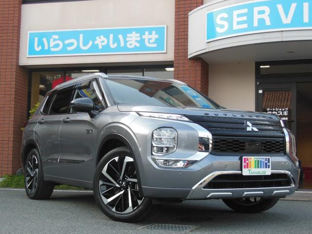 アウトランダーＰＨＥＶ Ｐ　４ＷＤ　ナビ　バックカメラ　サンルーフ　レザーシート　ＥＴＣ　２０インチホイール　パワーバックドアゲート　シートヒーター