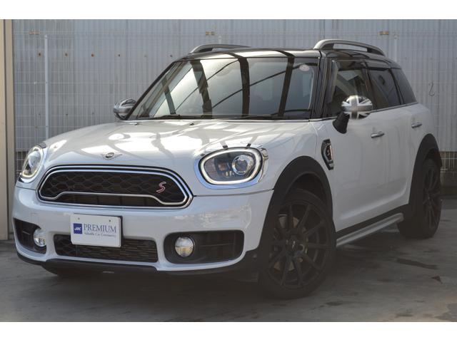 ＭＩＮＩ(ミニ) クーパーＳ　クロスオーバー　ペッパーパッケージ　インテリジェントセーフティ　レーダークルーズ　パワーバックドア　純正ナビ・フルセグＴＶ・リアビューカメラ　ＣＬＵＢＬＩＮＥＡ１９インチアルミ　アイドリングストップ　ＥＴＣ 中古車画像