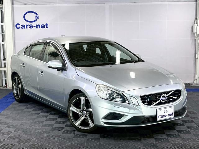 Ｓ６０(ボルボ) Ｔ４　Ｒデザイン　／純正ナビ地デジ／黒革シート／セーフティＰＫＧ／レーダークルーズコントロール／バックカメラ／プッシュスタート／フロントシートヒーター／純正１８インチアルミ／ＥＴＣ／自社買取車 中古車画像