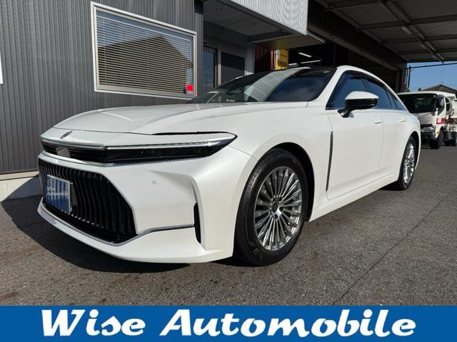 クラウン(トヨタ) Ｚ　Ｚ（ＨＥＶ）　パノマラルーフ　１２．３インチディスプレイオーディオナビ　パノラマモニター　デジタルインナーミラー　ＨＵＤ　ＥＴＣ２．０　本革シート　パワートランク　純正１９インチアルミ 中古車画像