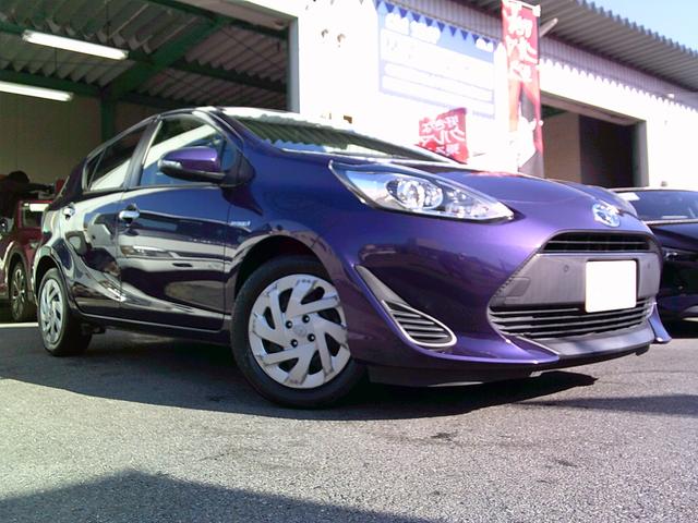 とても走行距離が少くてお買得なアクアが入荷しました！ 衝突軽減ブレーキに純正ナビやバックカメラ、ＥＴＣなども装備しています！