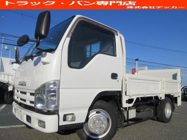 エルフトラック ２トン　標準　平　４ＷＤ　極東製　パワーゲート　全低床　ＭＴ　荷寸３０８－１６０－３７　ＰＧ面縦７４（８７）－横１５７　昇降６００ｋｇ　鳥居鉄板　床縞鉄板　　バックカメラ　分割アオリ　アイドリングストップ　坂道発進補助装置　左電格ミラー　標準平ボディ　平車