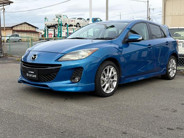 大阪マツダ香里ＵＬです。アクセラ　が入荷致しました！ ご検討お願い致します。