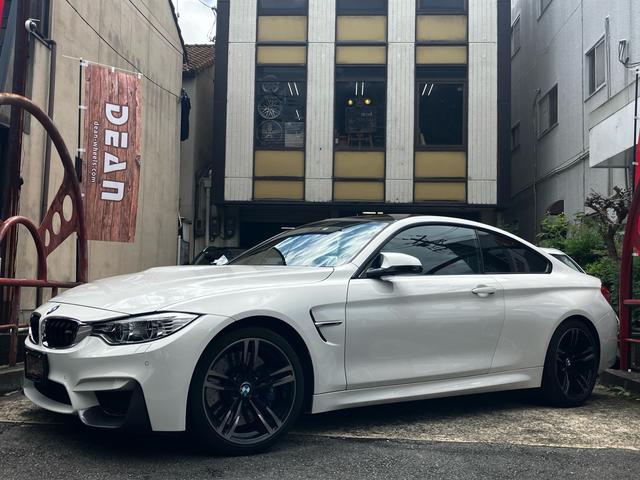 Ｍ４クーペ　ツインターボ　赤革シート　シートヒーター　パワーシート　純正ナビ　バックカメラ　純正アルミホイール　プッシュスタート　アイドリングストップ