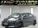 プリウス Ｓ　ガングリップコンビハンドル／１９インチＡＷ／バックカメラ／ビルトインＥＴＣ／クルーズコントロール／車線逸脱警報／トヨタセーフティセンス／Ｂｌｕｅｔｏｏｔｈ接続／エアロ／スモーク／ローダウン／イカリング（1枚目）