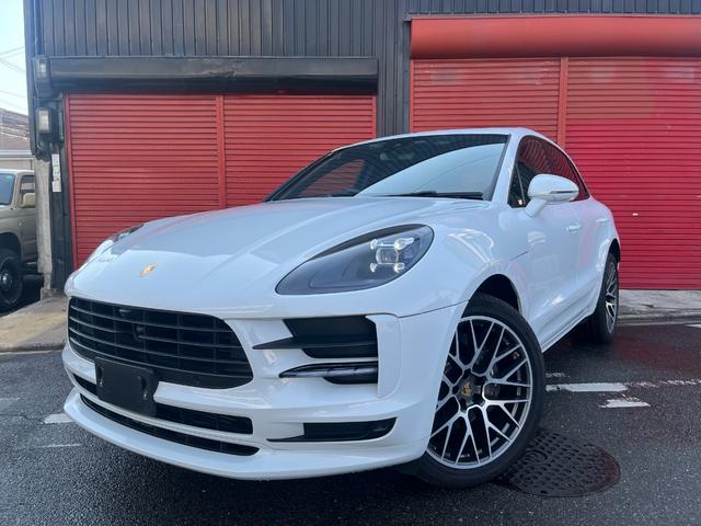 マカン(ポルシェ) マカン　後期モデル　パノラマサンルーフ　ＲＳスパイダー２１インチ　カーボンインテリアパッケージ　ヒーター付きカーボンステアリング　ハーフレザーシート　前後ドラレコ　ＧＰＳレーダー　電動リアゲート　ＬＥＤライト 中古車画像