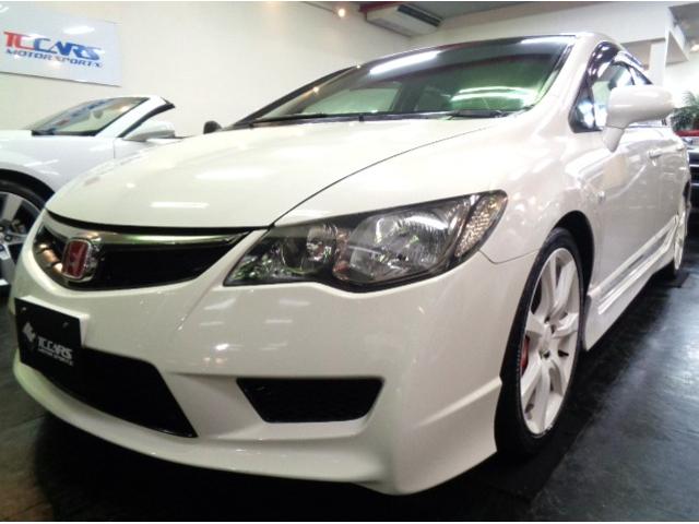 シビック(ホンダ) タイプＲ　チャンピオンシップホワイトカラータイプＲフルエアロＫ２０Ａ型ｉＶＴＥＣエンジン６ＭＴタイプＲ専用マフラーＦブレンボキャリパータイプＲ１８アルミタイプＲシート大型リアスポＨＩＤライトＨＤＤナビ 中古車画像