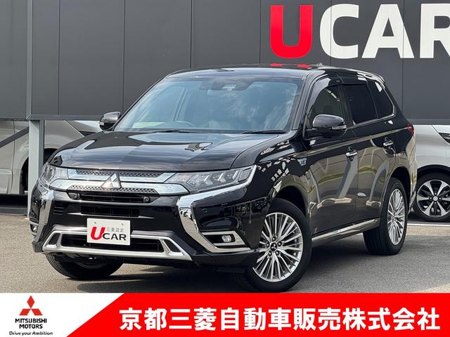 Ｇプレミアムパッケージ　電気温水式ヒーター　衝突被害軽減ブレーキ　後側方車両検知警報システム　スマホ連携ナビ　三菱パワーサウンドシステム　全周囲カメラ　ＥＴＣ　レーダークルーズコントロール　電動シート　ＡＣ１５００Ｗ電源