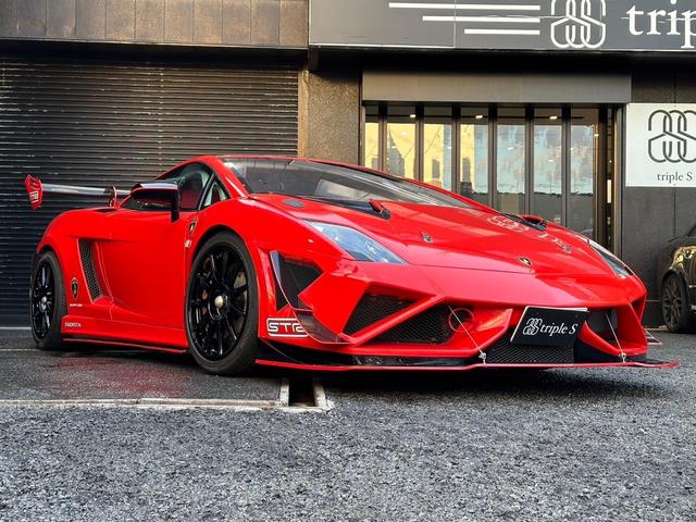 ガヤルド(ランボルギーニ)LP570-4スーパートロフェオ ガヤルド(ランボルギーニ)LP570-4スーパートロフェオ