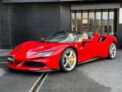 SF90スパイダー  ディーラー車 左ハンドル イエローキャリパー リフターデイトナシート ドライビングカーボンインテリア カスタムオーダーステアリング 中古車画像