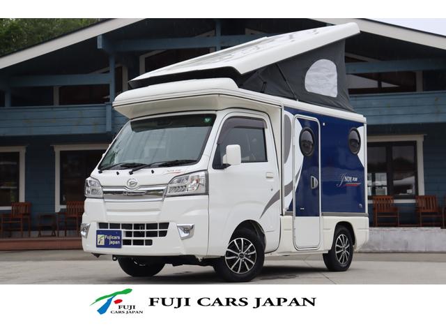 東和モータース　インディ１０８　４名乗車　サブバッテリー　走行充電　外部電源　ポップアップルーフ　５００Ｗインバーター　電圧計　ナビ　ミラーモニター　シンク兼用アウターシャワー　ＤＣソケット　ＡＣ１００Ｖコンセント　キャンピングカー