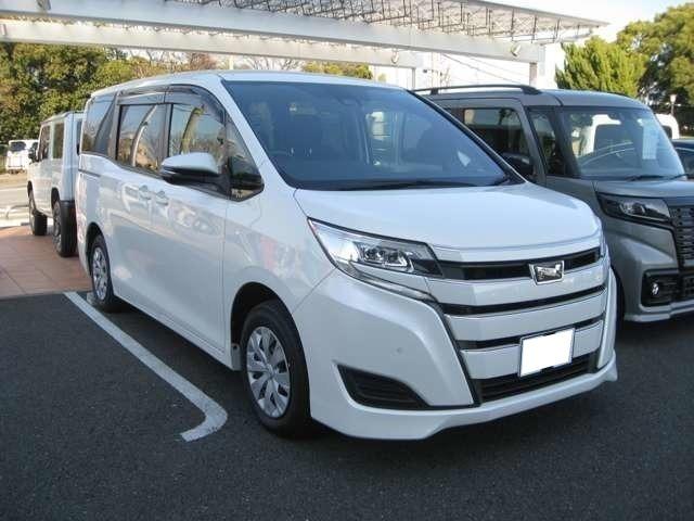 ノア(トヨタ) Ｘ　ワンオーナー　禁煙車　純正ナビ　バックカメラ　ビルトイン２．０ＥＴＣ　トヨタセーフティセンス 中古車画像