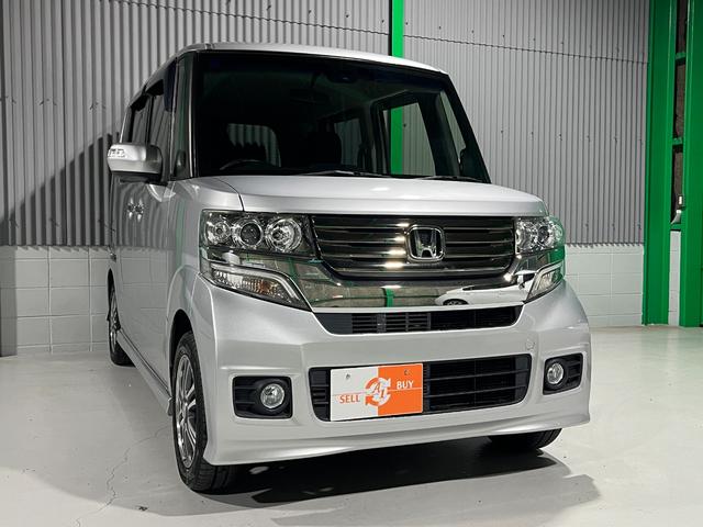 ホンダ Ｎ－ＢＯＸカスタム Ｇ　ＳＳパッケージ　車検令和８年４月満了　走行２８，１００キロ　特別仕様車ＳＳパッケージ　両側パワースライドドア　衝突軽減ブレーキ　ナビゲーション　ＴＶ　ＤＶＤ再生　Ｂｌｕｅｔｏｏｔｈ　バックカメラ　ＥＴＣ