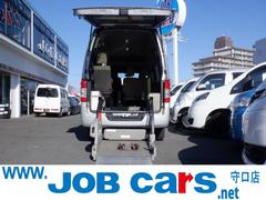 NV350キャラバンバン  4ドア 2.5チェアキャブM仕様 10名乗 福祉車両 車椅子2基 ストレッチャー1基 リアリフト 電動固定装置 リモコン サイドステップ 片側スライドドア 電動電格ミラー Wエアコン バックカメラ 中古車画像