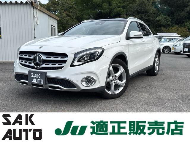 ＧＬＡクラス ＧＬＡ１８０　６ヶ月走行距離無制限保証　パノラミックスライディングルーフ　シートヒーター　ＢＳＭ　スマートキー　パワーバックドア　レーダーセーフティパッケージ　バックカメラ　黒革シート　ハーマンカードン（1枚目）