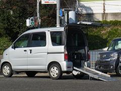 ダイハツ　アトレーワゴン　スローパー　車いす移動車　電動ウインチ　リアシート付