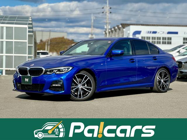 ＢＭＷ ３シリーズ ３１８ｉ　Ｍスポーツ　１９インチアロイホイール・ドライビングアシストプロフェッショナル・アダプティブＬＥＤヘッドライト・Ｍ５０周年記念エンブレム・コンフォートアクセス・パーキングアシスト・ＢＭＷライブコックピット