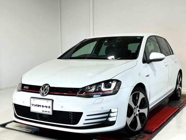 フォルクスワーゲン ゴルフＧＴＩ ベースグレード　禁煙車／衝突軽減ブ追従機能／純正ナビ／地デジＴＶ／バックカメラ／ＥＴＣ／純正１８インチアルミ／ローダウン／ＨＩＤヘッドライト／オートライト／パドルシフト／スマートキー／プッシュスタート