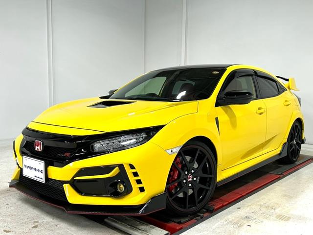 タイプＲ・リミテッドエディション　国内２００台限定車／走行１１９キロ／禁煙車／ワンオーナー／６速ＭＴ／純正ＢＢＳ鍛造２０インチアルミ／ｂｒｅｍｂｏキャリパー／衝突軽減ブレーキ／追従機能／純正ナビＴＶ／バックカメラ／ＥＴＣ／ＬＥＤフォグ