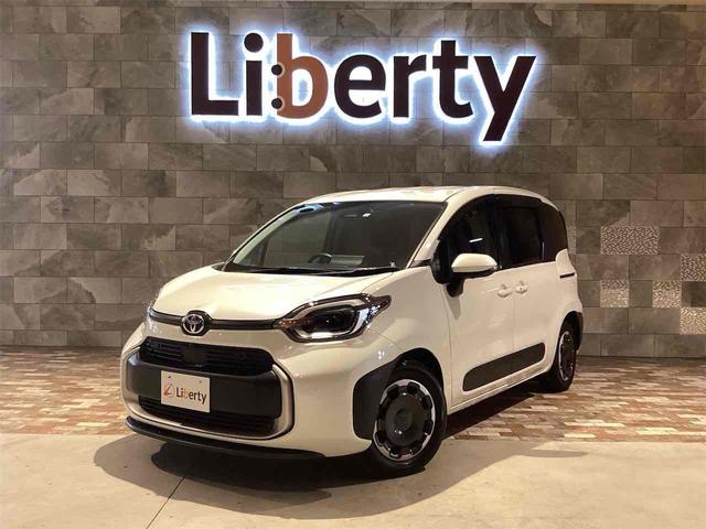 車両周辺をカメラ映像で確認できる機能！全周囲カメラ！ スマートキー　電動格納ミラー　シートヒーター　３列シート　ＣＶＴ　ＵＳＢ