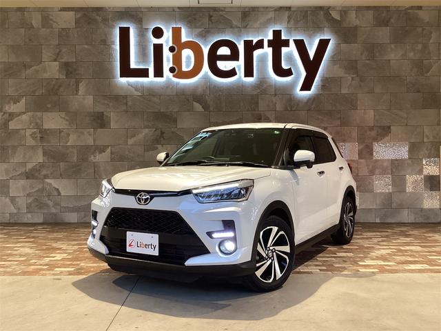 車両周辺をカメラ映像で確認できる機能！全周囲カメラ！ アイドリングストップ　電動格納ミラー　シートヒーター　ＣＶＴ　ＡＢＳ