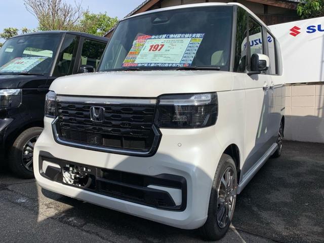 ベースグレード　ＬＥＤ　スマートキー　パワステ　横滑防止装置　車線逸脱警報装置　クルコン　シートヒータ　エアコン　バックカメラ　アイドリングストップ　エアバッグ　ベンチシート　フルフラットシート　パーキングセンサー