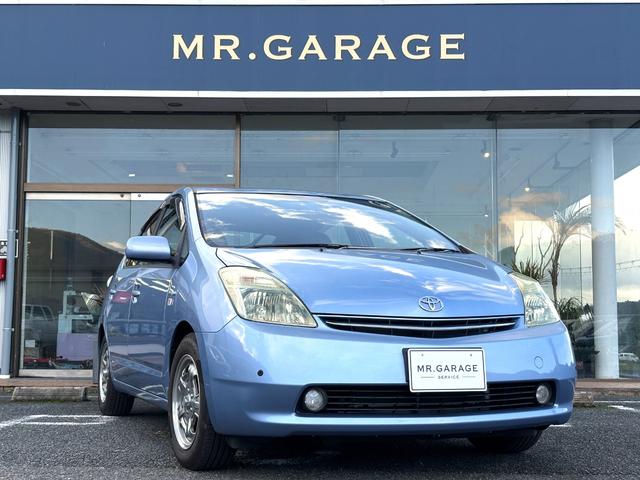 ２０プリウスが入荷しました♪お探しの方は是非 社外１５インチアルミホイール・ヘッドライト塗装でキマッております♪