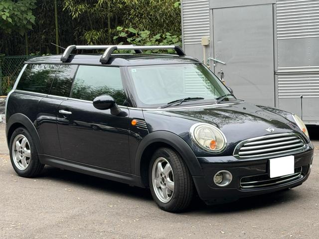 ＭＩＮＩ クーパー　クラブマン　クーパー　クラブマン／記録簿／走行距離６８０００ｋｍ／車検：１年間付／プッシュスタート／革巻きステアリング／純正ＣＤプレイアー／ＥＴＣ／観音バックドア／１５インチ純正アルミホイール（1枚目）