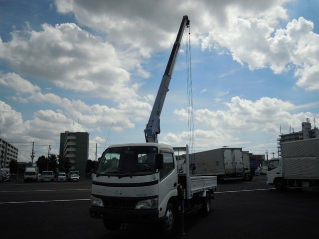2.3t吊3段クレーン付平ボディ 全低床車(1枚目)