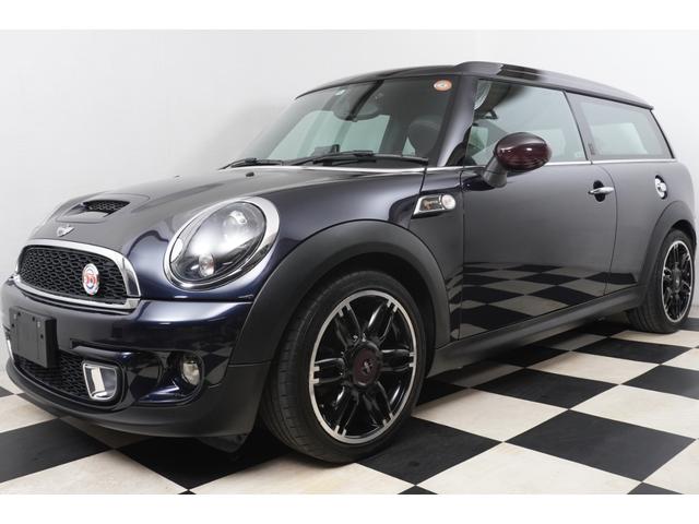 ＭＩＮＩ クーパーＳ　クラブマン　ハンプトン　クーパーＳ１．６Ｌターボ１８４馬力／２トーンボディカラー紺＆黒／ＣＤ／ＥＴＣ／ポータブルナビ／ワンセグテレビ／オートエアコン／純正アルミホイール／バイキセノンヘッドライト／フォグランプ／バックフォグ／