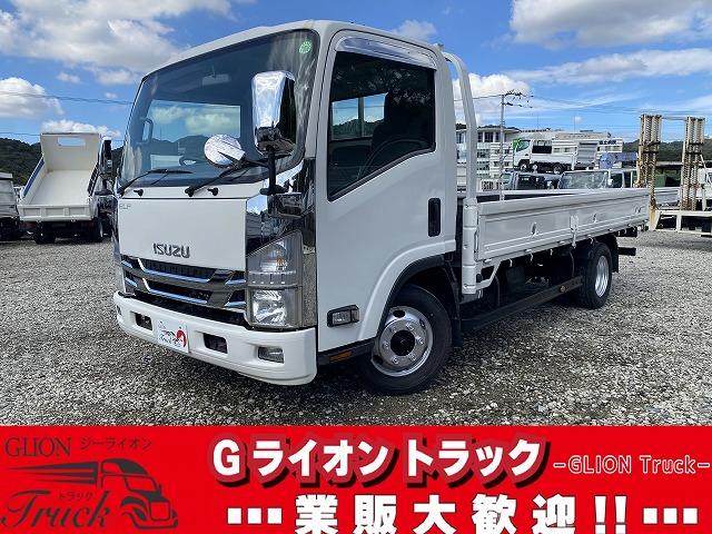 エルフトラック ３ｔ積・ワイドロング・平ボディ・６ＭＴ　３ｔ積・ワイドロング・平ボディ・６ＭＴ・坂道発進補助装置・電格ミラー・メッキパーツ・キーレス・ロープ穴３対・サポートゲート・ＡＳＲ・フォグ・ゲートチェーン・荷台内寸　Ｌ４３６６　Ｗ２００２　Ｈ３８０（1枚目）