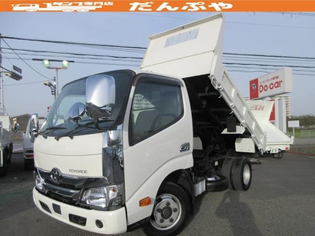 トヨタ トヨエース ２トン　強化ダンプ　極東ＤＤ０２－３１　全低床　６速ＡＴ　荷寸３０４－１５９－３１　メッキパーツ　１３６馬力　４ナンバー　２トン車　２トンベース　強化　ダンプ　極東　極東開発　６速　６ＡＴ　ＡＴ　オートマ　外寸４６８－１６９－１９６