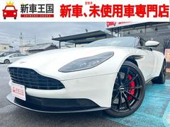 アストンマーティン　ＤＢ１１　Ｖ８　グロスブラックルーフ　クリームトリュフオブシディアンブラックレザー　ネクサスキルティング