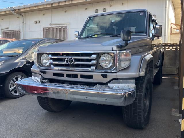 トヨタ ランドクルーザー70 1984年モデル ZX 4WD (MT) (4ドア)の トヨタ ランドクルーザー70 1984年モデル ZX 4WD (MT) (4ドア)の