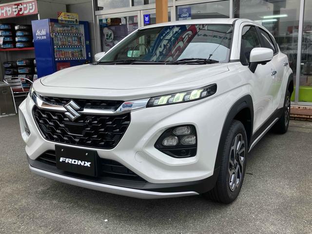車両周辺をカメラ映像で確認できる機能！全周囲カメラ！ 電動格納ミラー　シートヒーター　ＡＴ　盗難防止システム　衝突安全ボディ