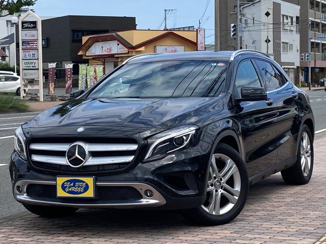 ＧＬＡクラス ＧＬＡ１８０　レーダーセーフティＰＫＧ　電動リアゲート　純正ナビ　地デジ　バックカメラ　ＥＴＣ　ハーフレザーシート　運転席パワーシート　シートヒーター　ＨＩＤヘッドライト　純正１８インチアルミ（1枚目）