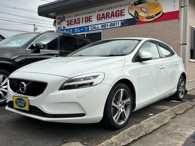 Ｖ４０(ボルボ) Ｄ４　モメンタム　ディーゼルターボ・ブレーキサポート・純正ナビ・フルセグ・バックカメラ・パドルシフト・ＥＴＣ・ＬＥＤ・純正アルミ・スマートキー・プッシュスタート・クルコン 中古車画像