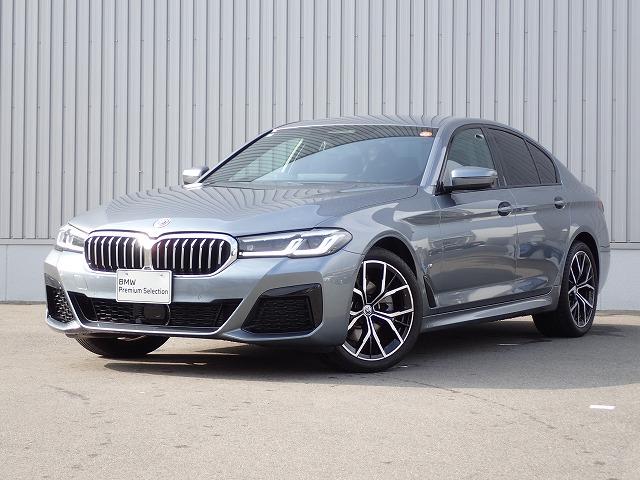 ５シリーズ(BMW) ５２３ｉ　Ｍスポーツ　認定中古車　全国２年保証　１９インチアルミホイル　ブラックレザーシート　衝突軽減ブレーキ　車線逸脱システム　レーンチェンジワーニング　追従式クルーズコントロール　電動シート　Ｂｌｕｅｔｏｏｔｈ接続 中古車画像