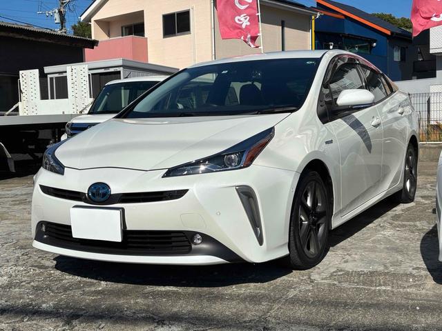 車両周辺をカメラ映像で確認できる機能！全周囲カメラ！ オートライト　ＬＥＤヘッドランプ　ＣＶＴ　シートヒーター　スマートキー