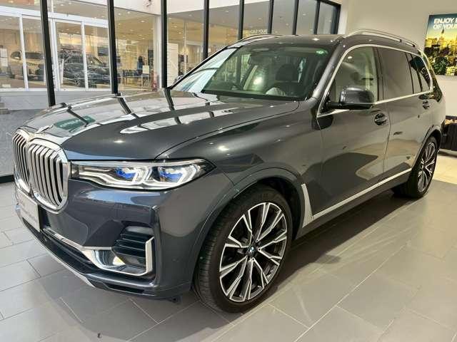 Ｘ７ ｘＤｒｉｖｅ　３５ｄ　４ＷＤ　全周囲カメラ　クリアランスソナー　オートクルーズコントロール　パワーシート　衝突被害軽減システム　サンルーフ　ターボ　ナビ　アルミホイール　スマートキー　アイドリングストップ　ＡＴ（1枚目）