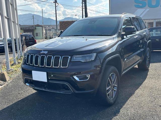 後方確認をサポート！バックカメラ付き！ 電動リアゲート　アルミホイール　スマートキー　アイドリングストップ　ＡＴ